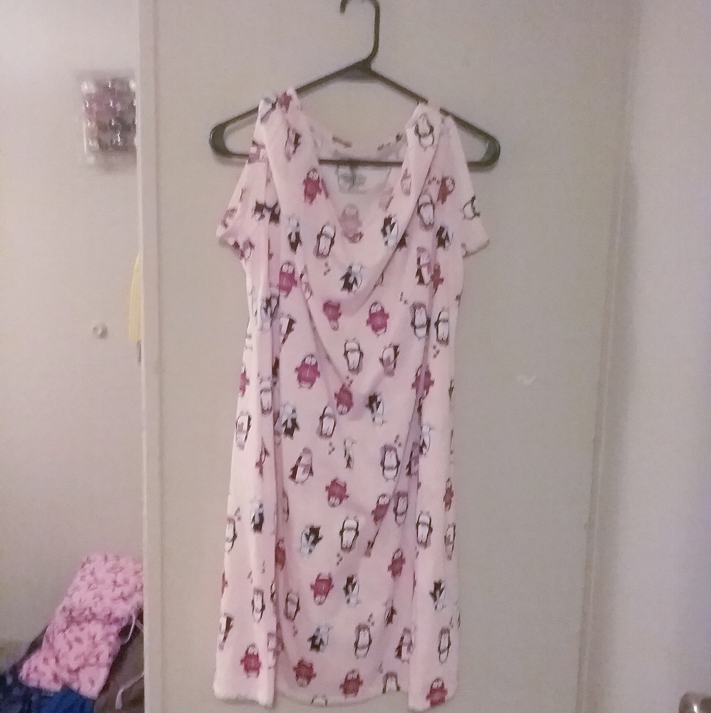 A penguins night gown